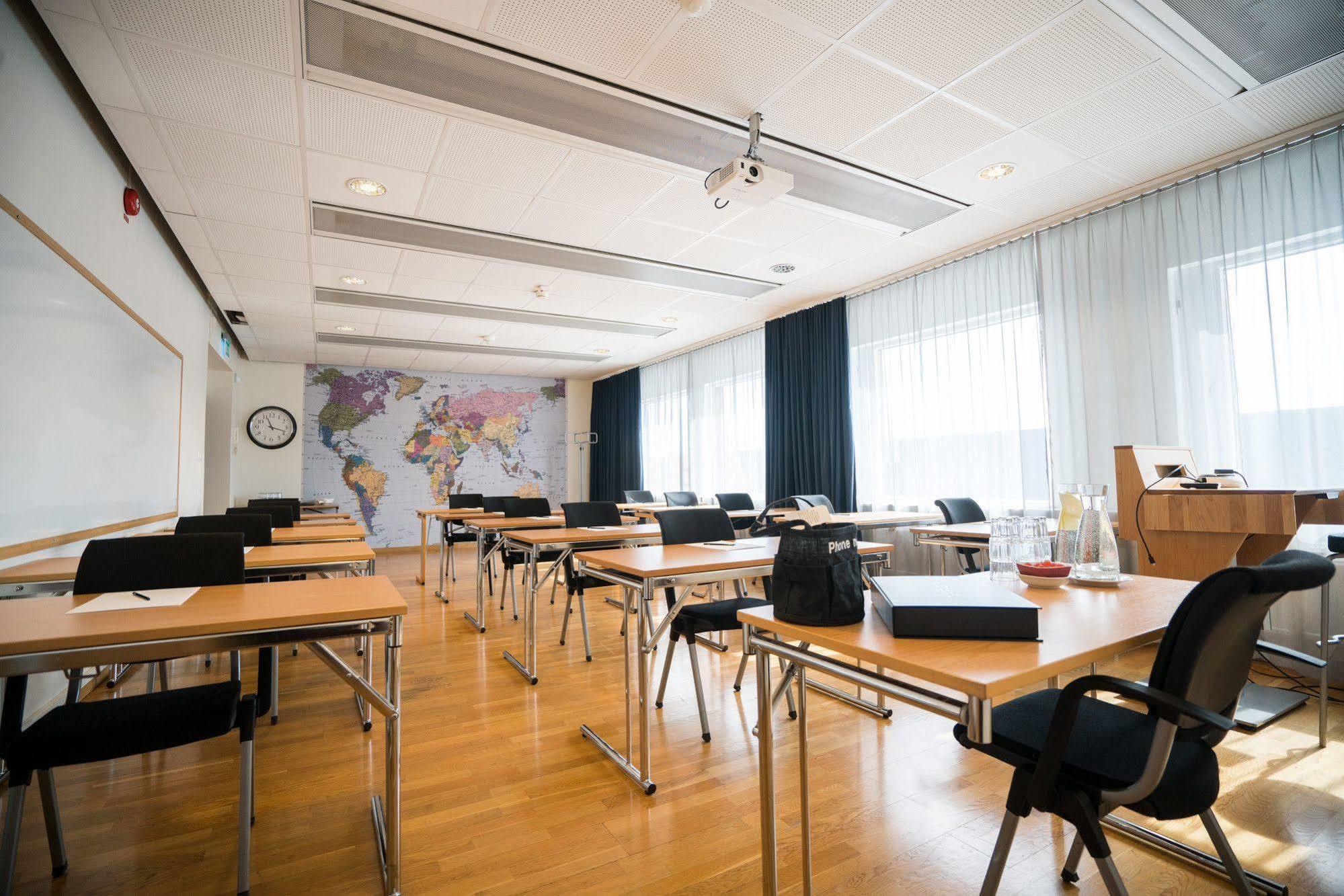 Scandic Kungens Kurva Fittja ภายนอก รูปภาพ
