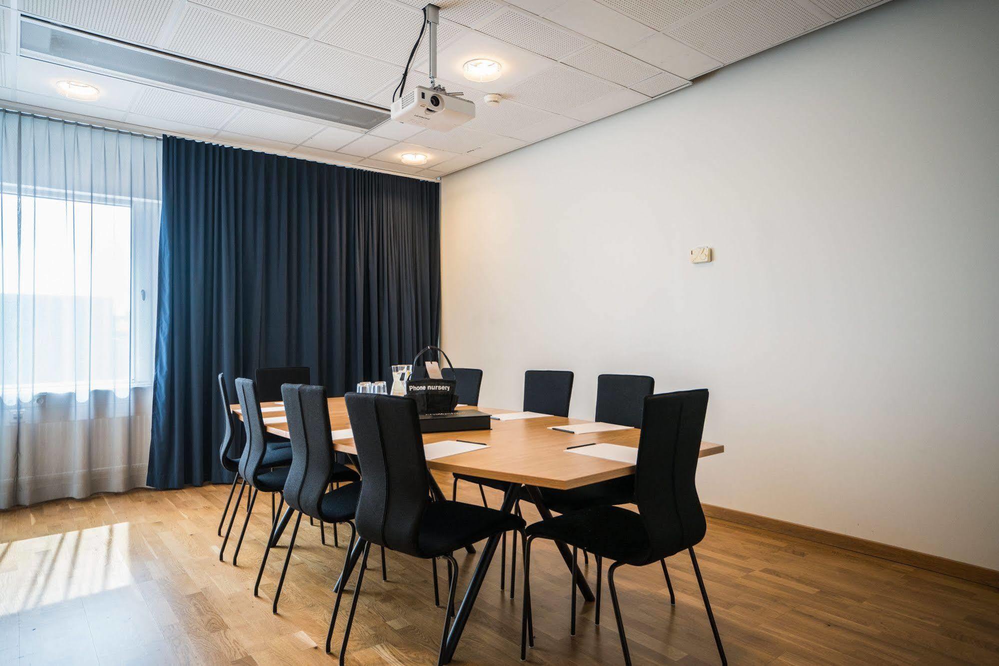 Scandic Kungens Kurva Fittja ภายนอก รูปภาพ